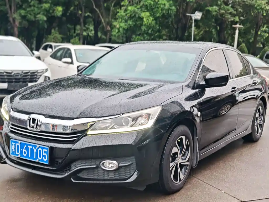 Honda Accord 2018 — фото 1