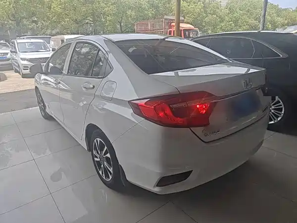 Honda Greiz 2017