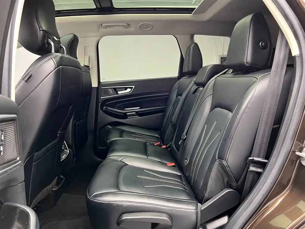 Ford Edge 2021 — фото 15