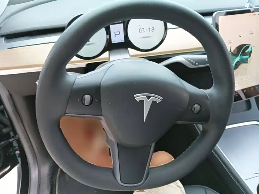 Tesla Model Y 2022 — фото 11