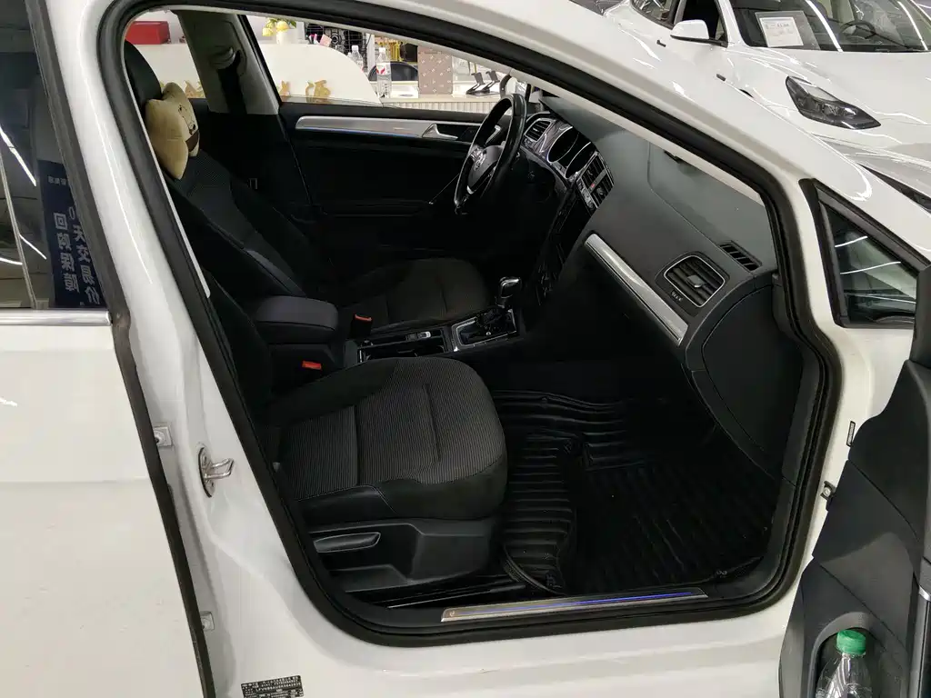Volkswagen Golf Pure Electric 2020 — фото 13