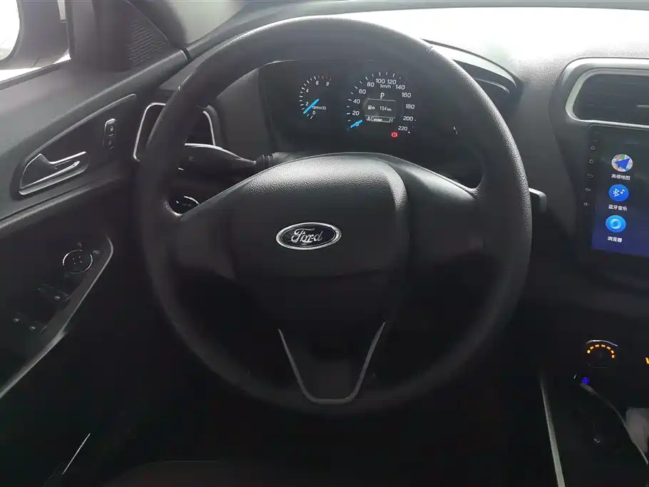 Ford Escort 2019 — фото 15