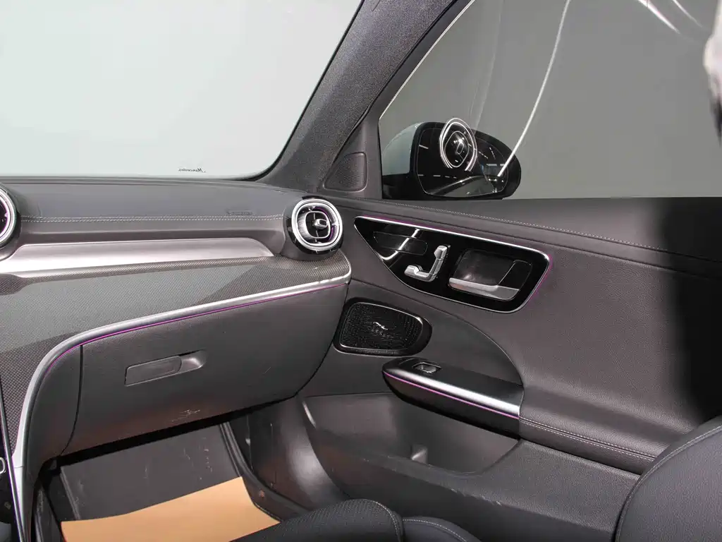 Mercedes-Benz C-Class 2024 — фото 14
