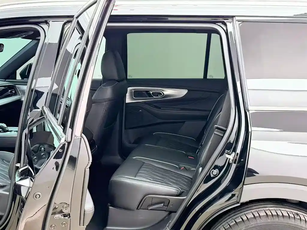 GAC Motor Trumpchi GS8 2024 — фото 15