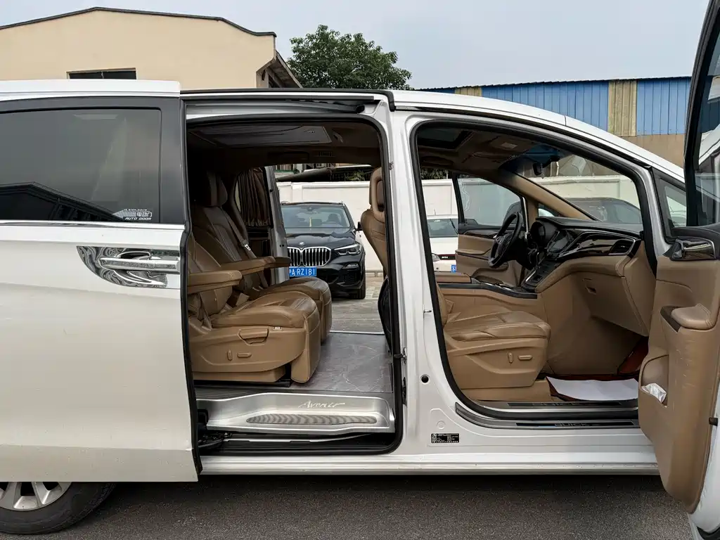 Buick GL8 2017