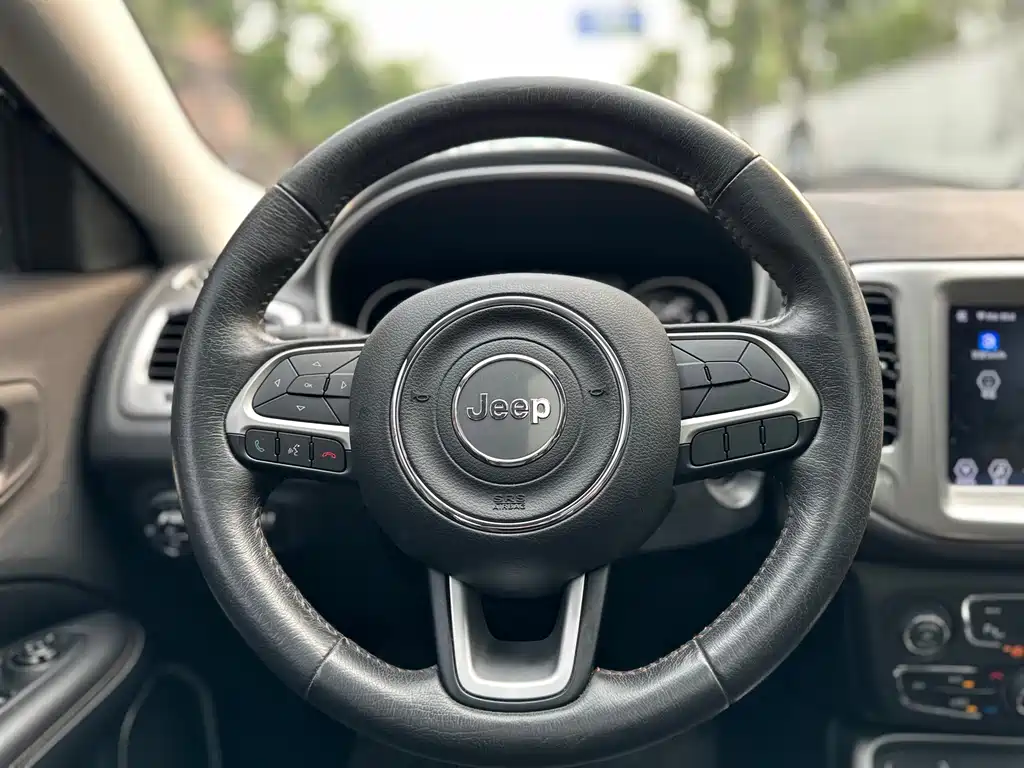 Jeep Compass 2019 — фото 22