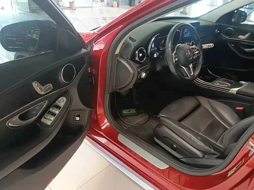 Mercedes-Benz C-Class 2019 — фото 16