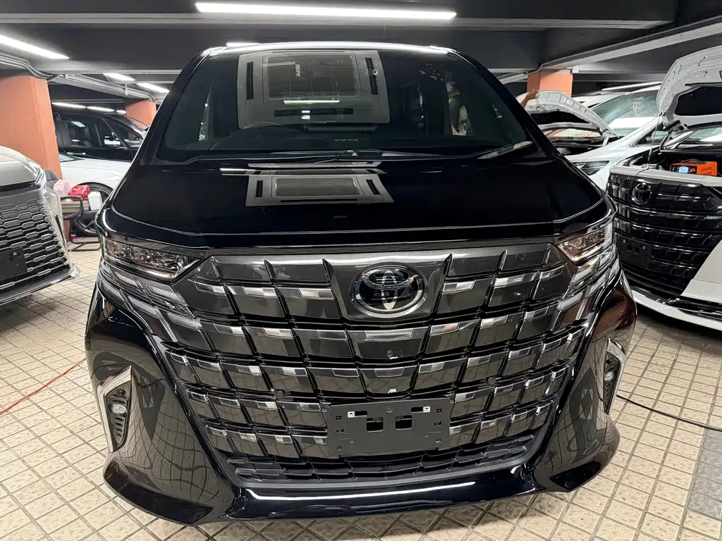 Toyota Alphard 2023 — фото 3