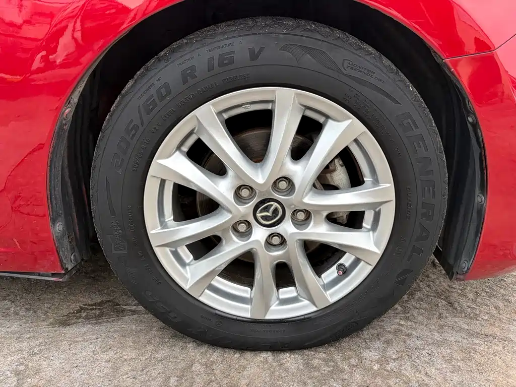 Mazda 3 Axela 2016 — фото 14
