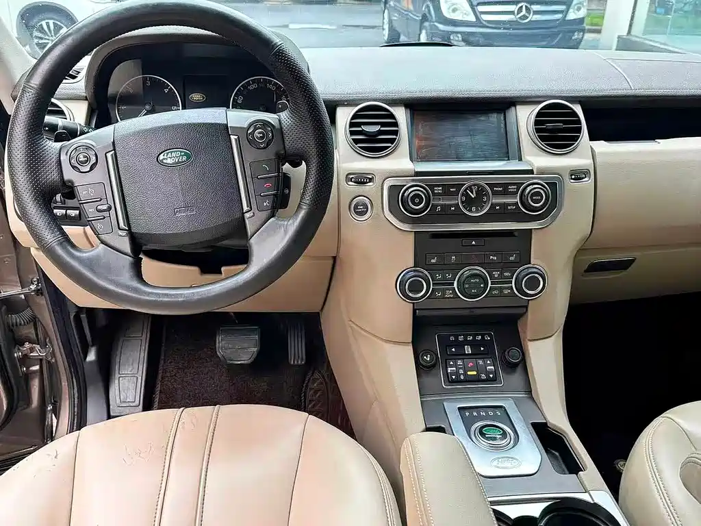 Land Rover Discovery 2013