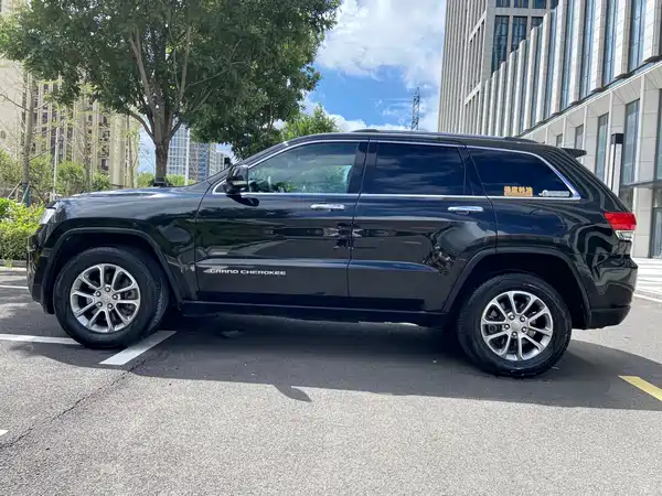 Jeep Grand Cherokee 2016