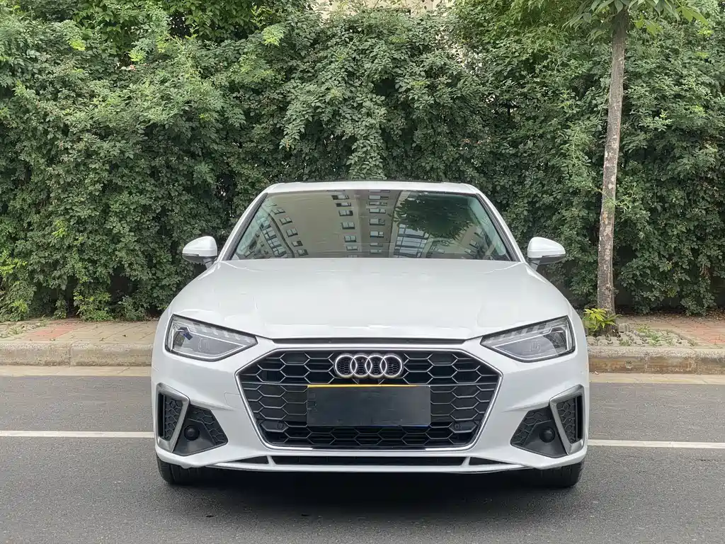 Audi A4L 2020 — фото 1