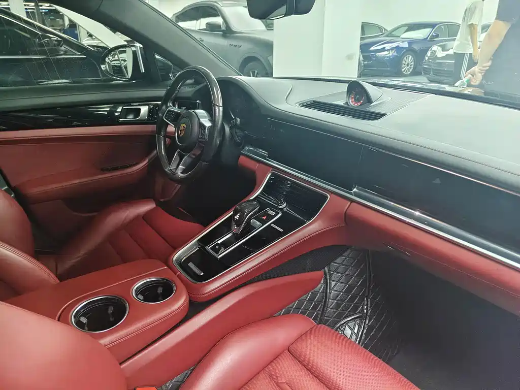 Porsche Panamera 2018 — фото 21
