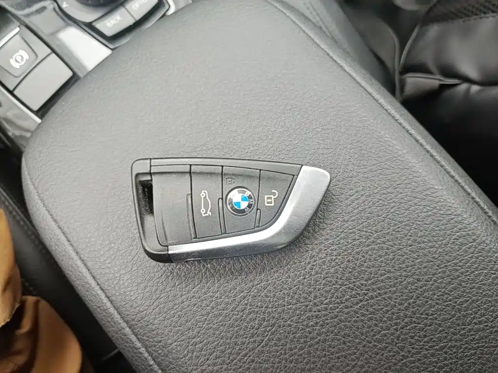BMW 1 Series 2018 — фото 9