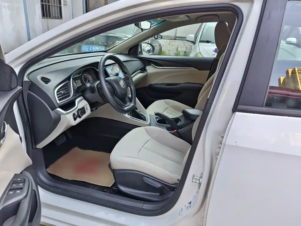 Buick Excelle 2017 — фото 13