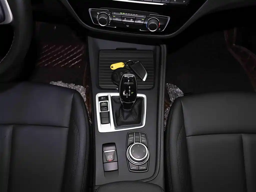 BMW 1 Series 2022 — фото 13