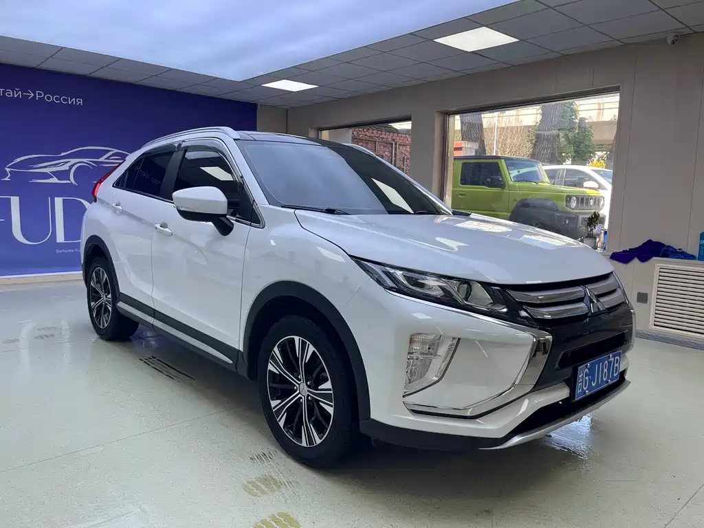 Mitsubishi Eclipse Cross 2021 — фото 2