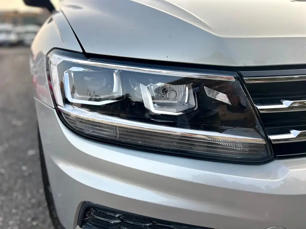 Volkswagen Tiguan L 2017 — фото 10