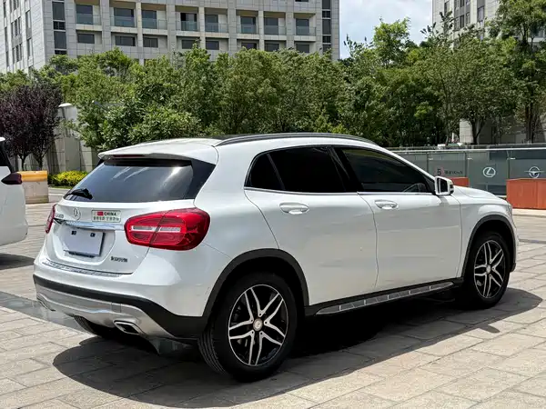 Mercedes-Benz GLA 2016