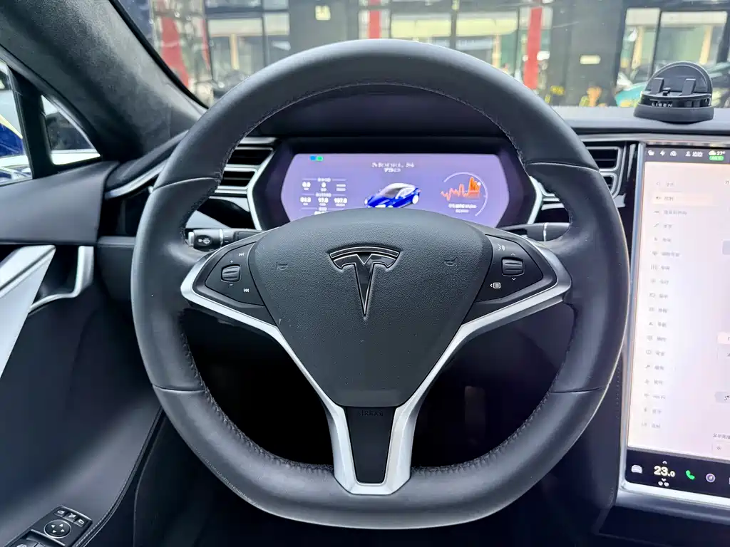 Tesla Model S 2018 — фото 8