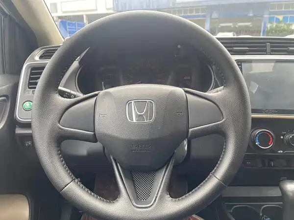 Honda Greiz 2017
