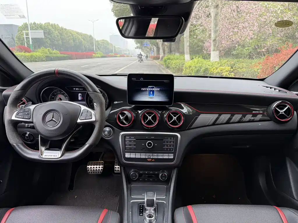 Mercedes-Benz GLA AMG 2018 — фото 15