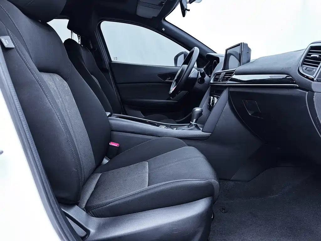 Mazda CX-4 2022 — фото 12