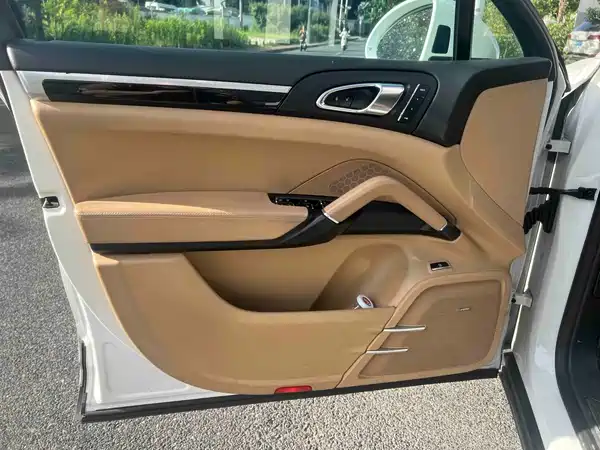 Porsche Cayenne 2020