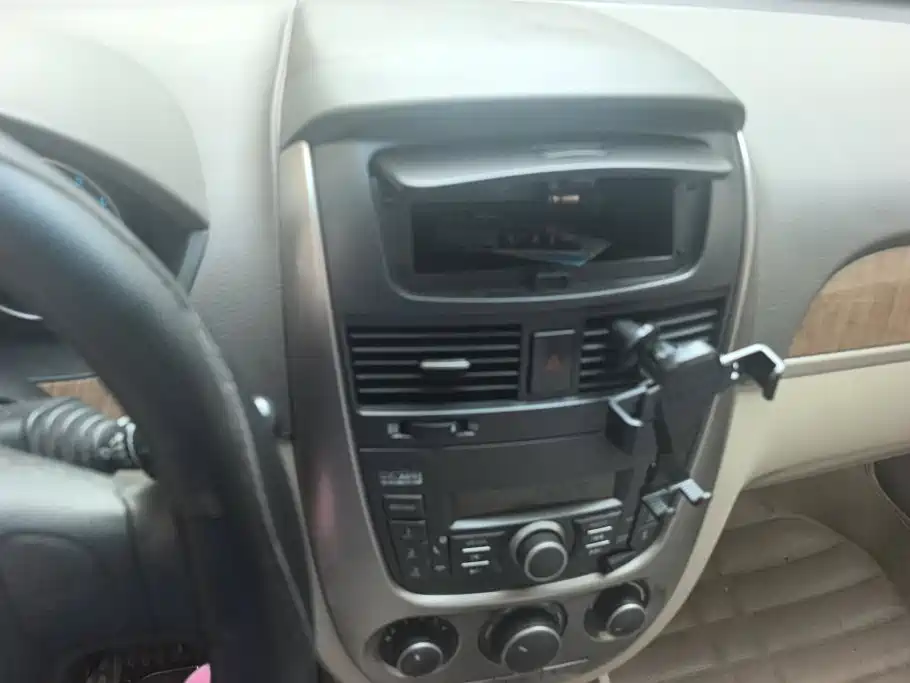 Buick Excelle 2015 — фото 13