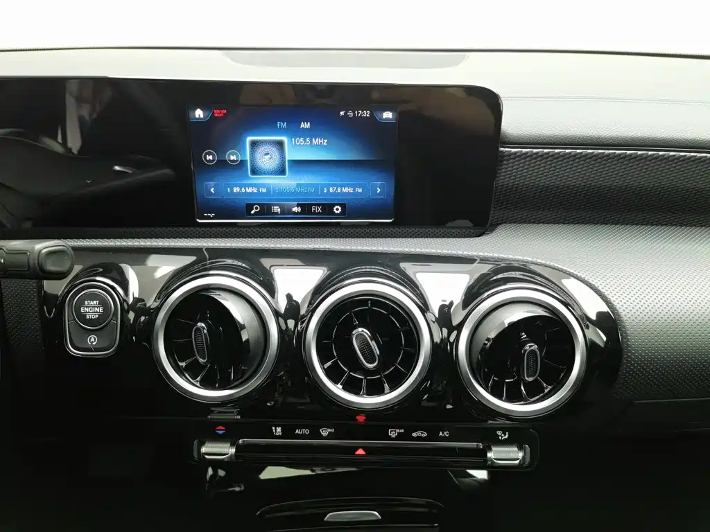 Mercedes-Benz A-Class 2020 — фото 12