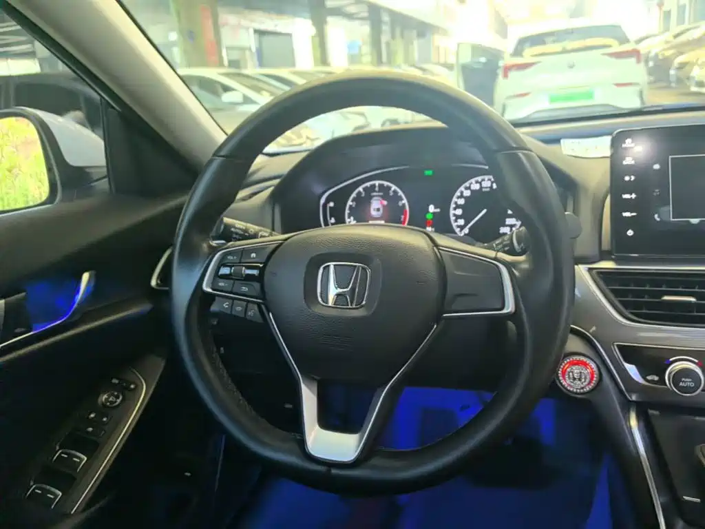 Honda Accord 2023 — фото 11