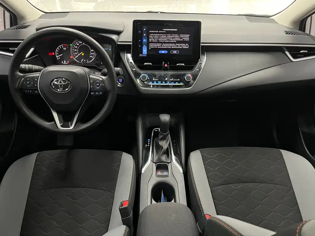 Toyota Corolla 2023 — фото 13