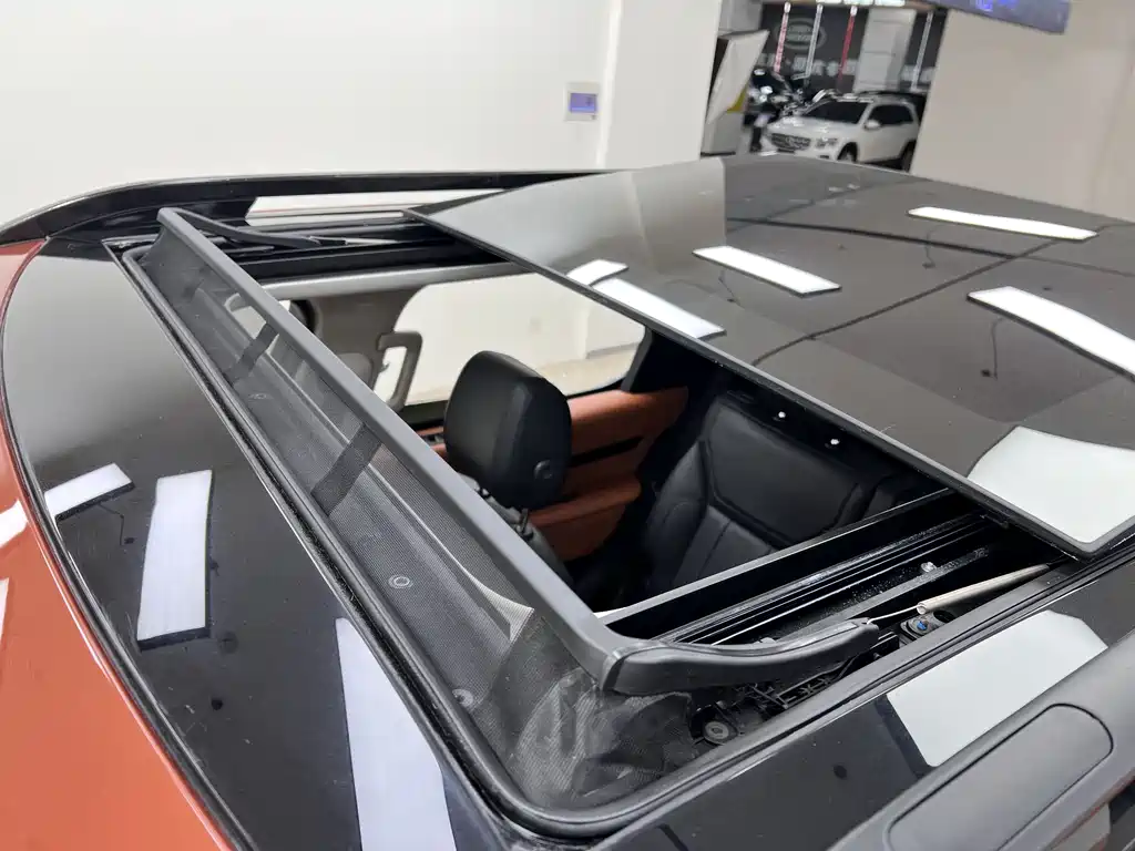 Land Rover Discovery 2018 — фото 38