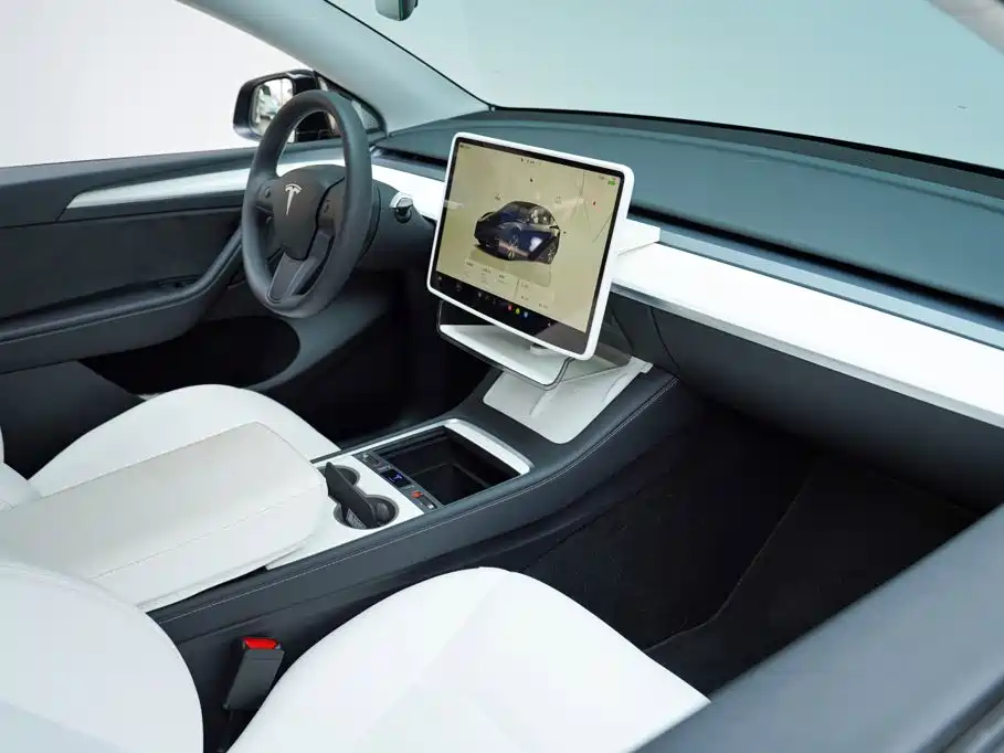 Tesla Model Y 2023 — фото 12
