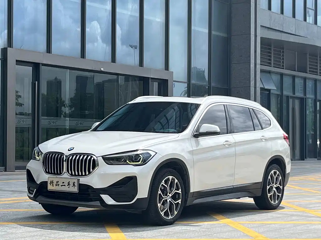 BMW X1 2022 — фото 1