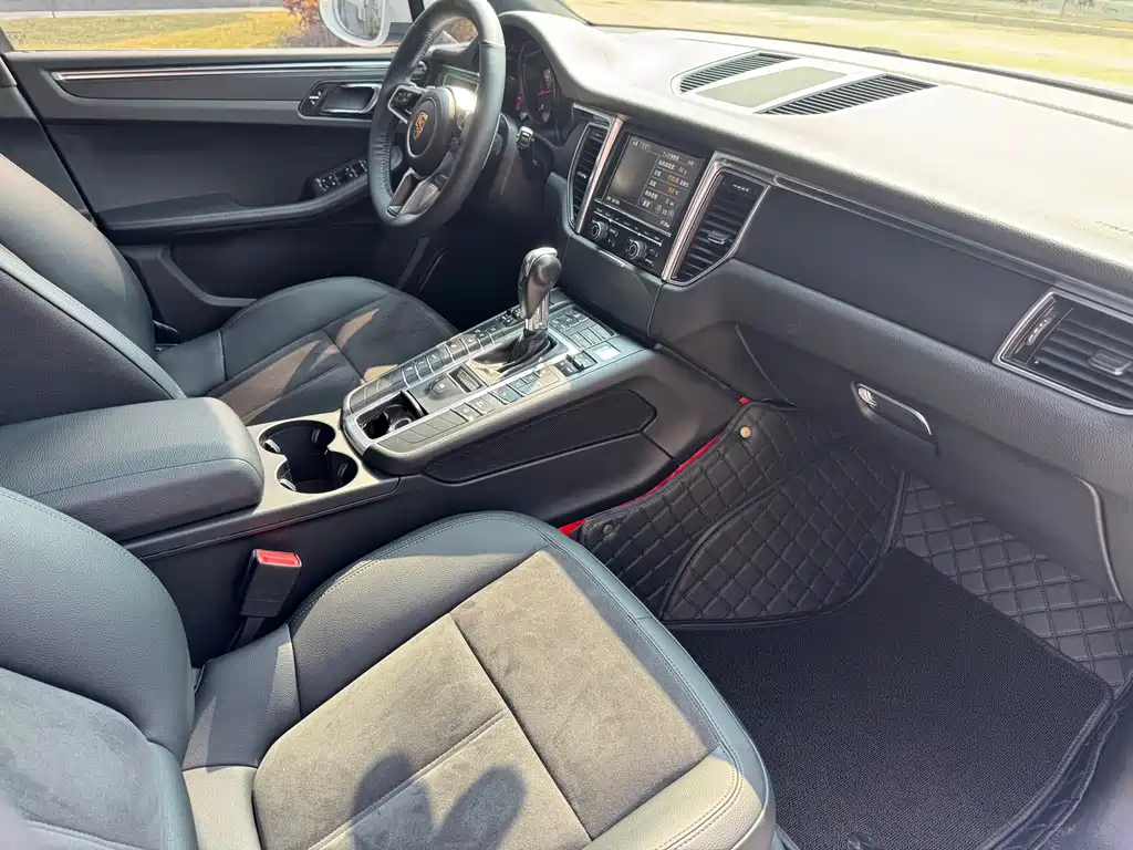 Porsche Macan 2015 — фото 10
