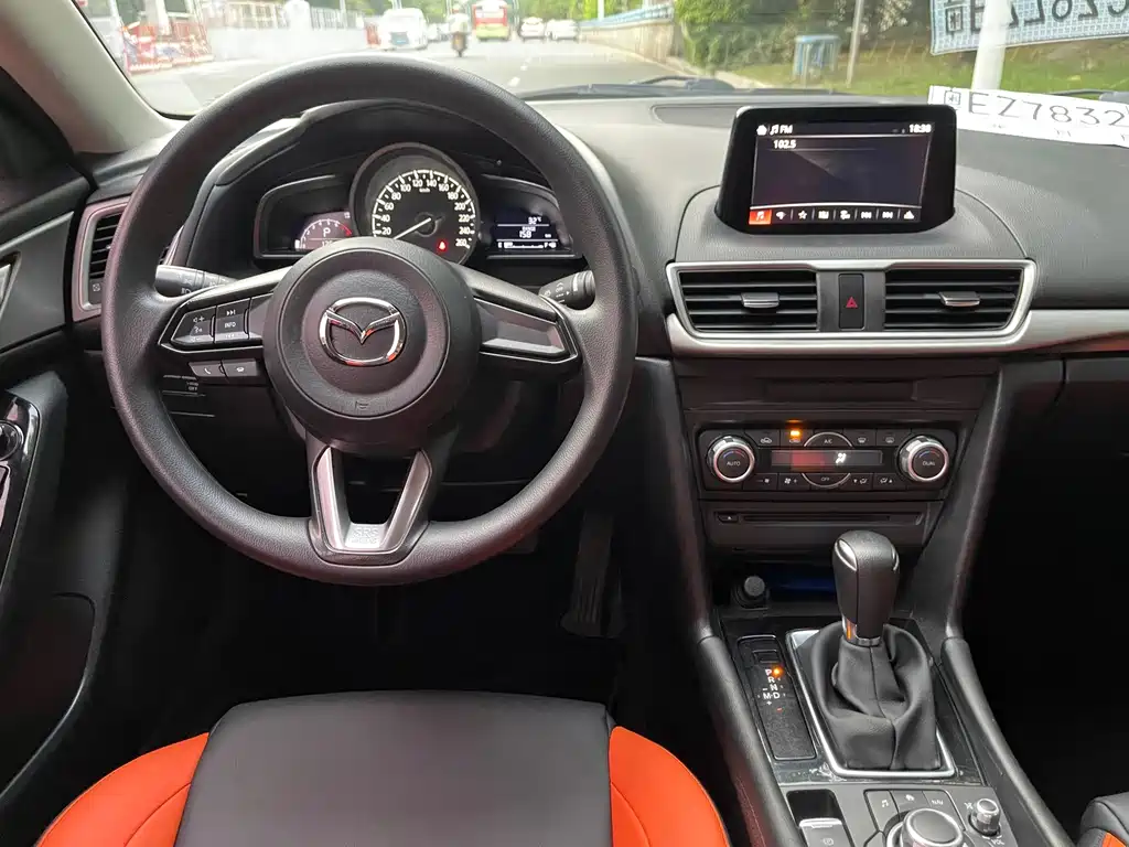 Mazda 3 Axela 2018