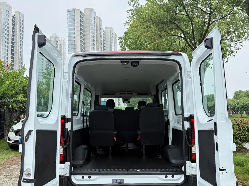 Ford E Transit 2023 — фото 11
