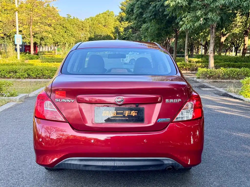 Nissan Sunny 2016 — фото 15