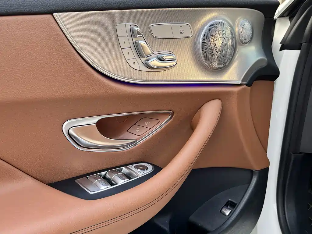 Mercedes-Benz E-Class 2018 — фото 10