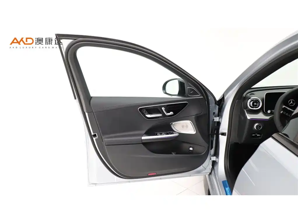 Mercedes-Benz C-Class 2023 — фото 10