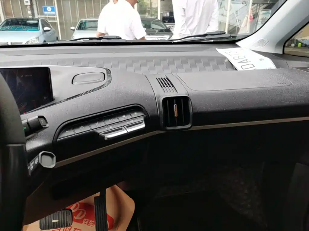 Baojun Kiwi EV 2022 — фото 13