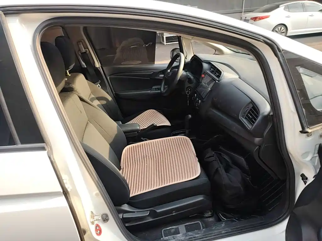 Honda Fit 2017 — фото 25