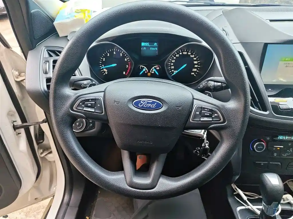 Ford Kuga 2018 — фото 6