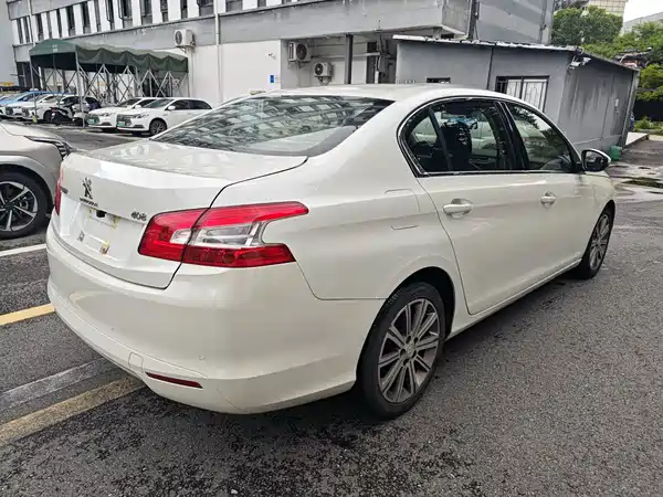 Peugeot 408 2015