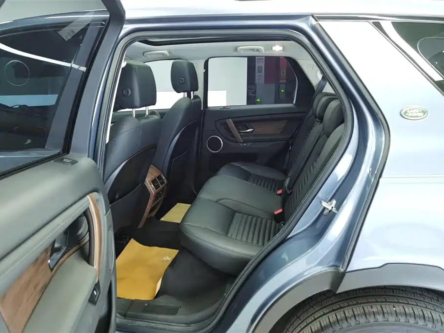 Land Rover Discovery Sport 2021 — фото 11
