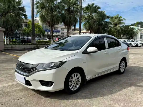 Honda Greiz 2016