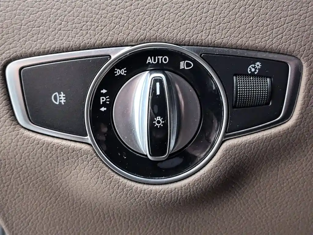 Mercedes-Benz E-Class 2020 — фото 21