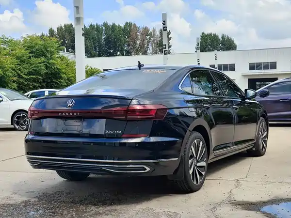 Volkswagen Passat 2023