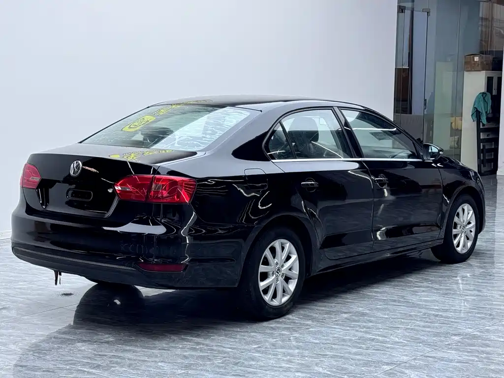 Volkswagen Sagitar 2013